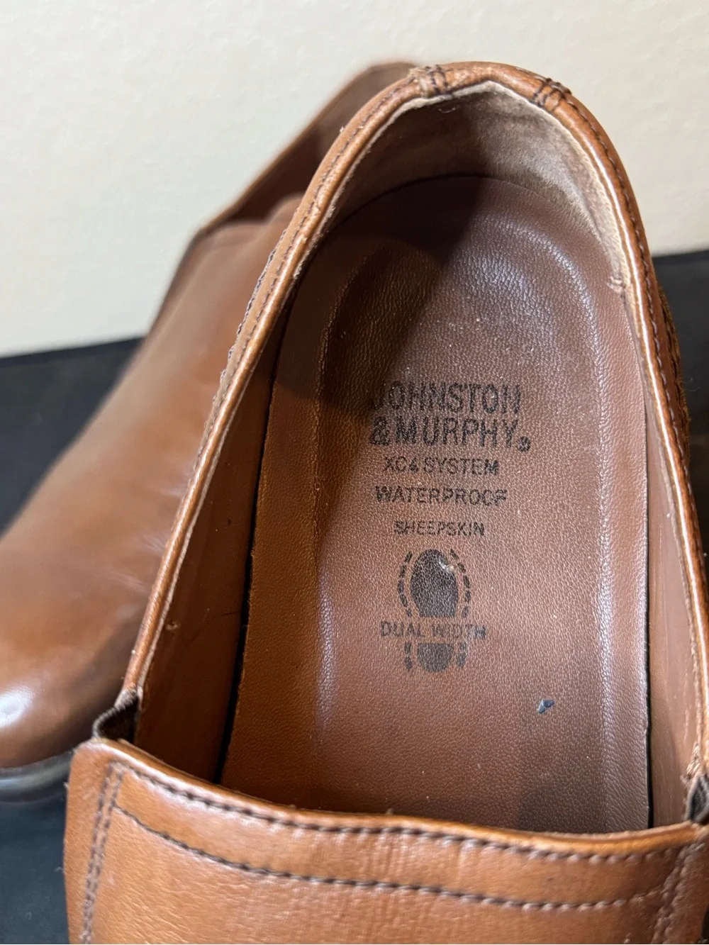 Johnston & Murphy Men's Brown Leather Slip-On Loafers